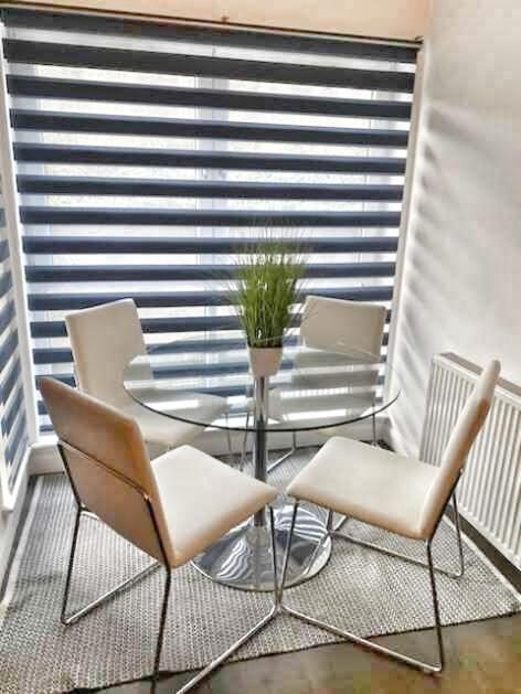 2 Bed City Centre Apt, Free Parking - Albert Clock, Customs House ベルファスト エクステリア 写真